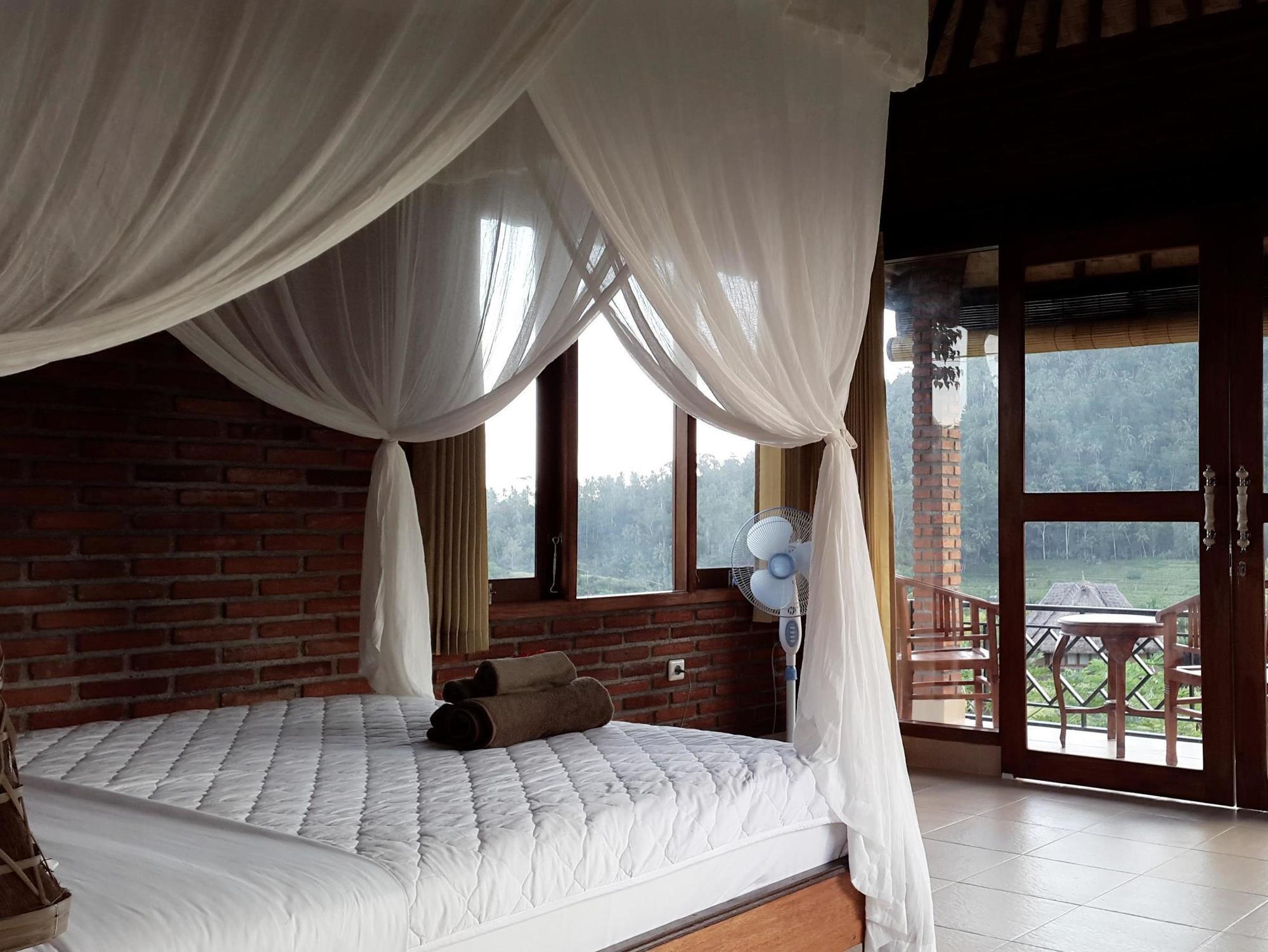 Embang Homestay Сидемен Экстерьер фото